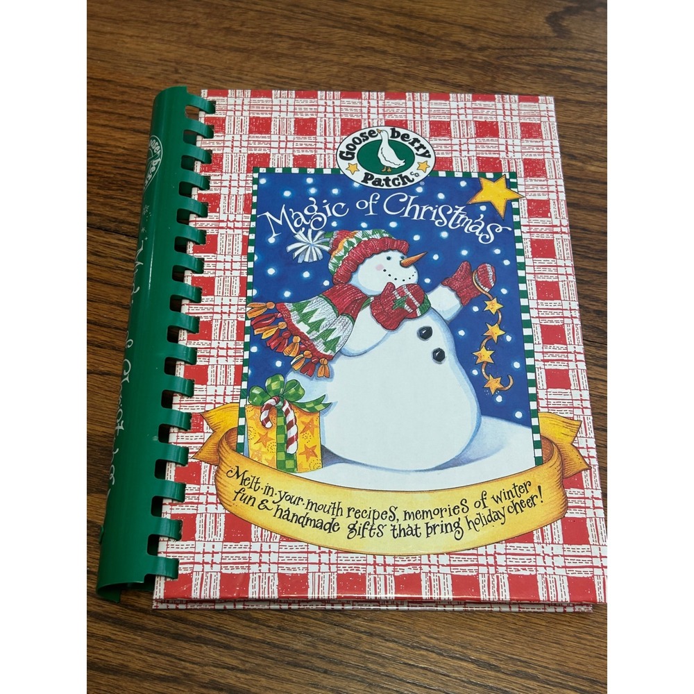 Gooseberry Patch Magic of Christmas Cookbook 2001 First Printing Spiral Bound